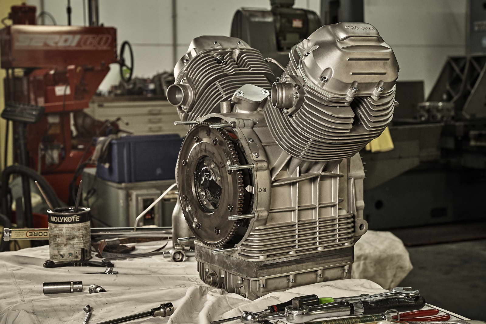 Guzzi Motor Zusammenbau René Nesselhauf